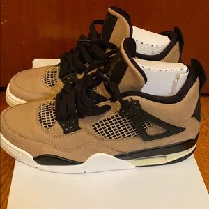 New! UNWORN! Jordan 4 Mushroom/ Fossil (W)